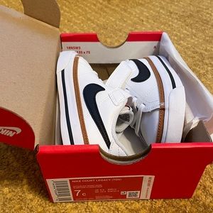 Nike court legacy 7c new
